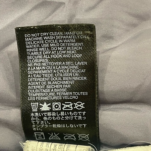 The North Face Purple Jacket For Girl - Picture 12 of 12